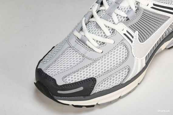  5 Grey Nike BV1358-001 Vast Zoom Vomero  0113